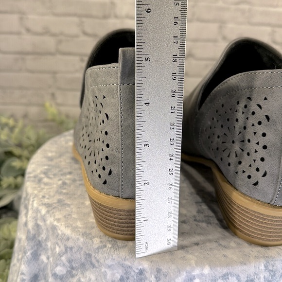 🩶Gray Chunky Low-Cut Perforated Western Styled Ankle Booties WMS 8.5M🩶NWOT - Picture 8 of 11
